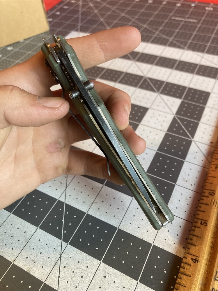 Ozark Train 6-In-1 Multi-Tool Pocket Knife (missing fire starter)