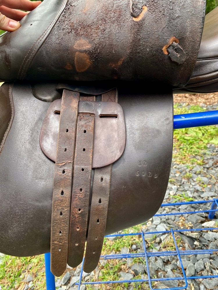 Close Contact / Jump Saddle, 17"