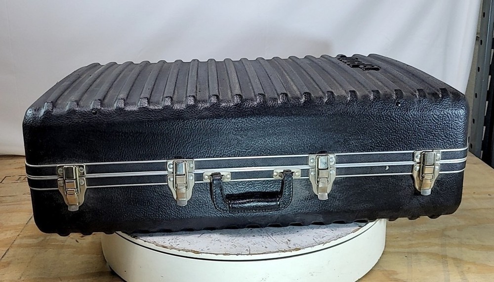 LOWEL Hard Case Large Black