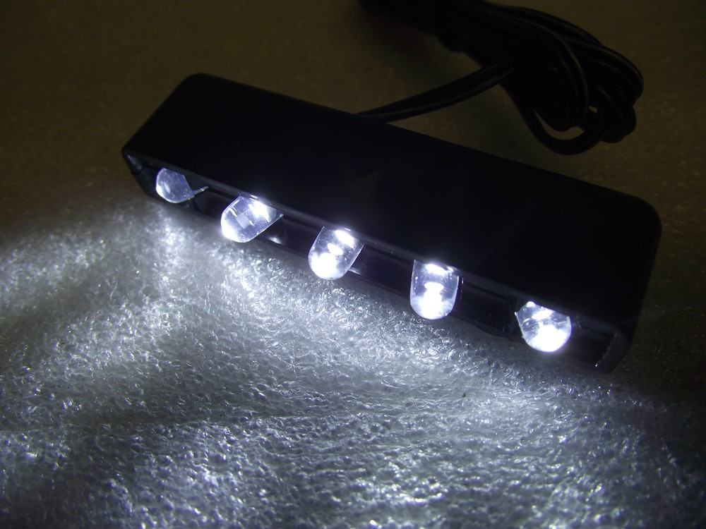 LED light, 5 angled white leds, Universal use medium white light. DIP375-4