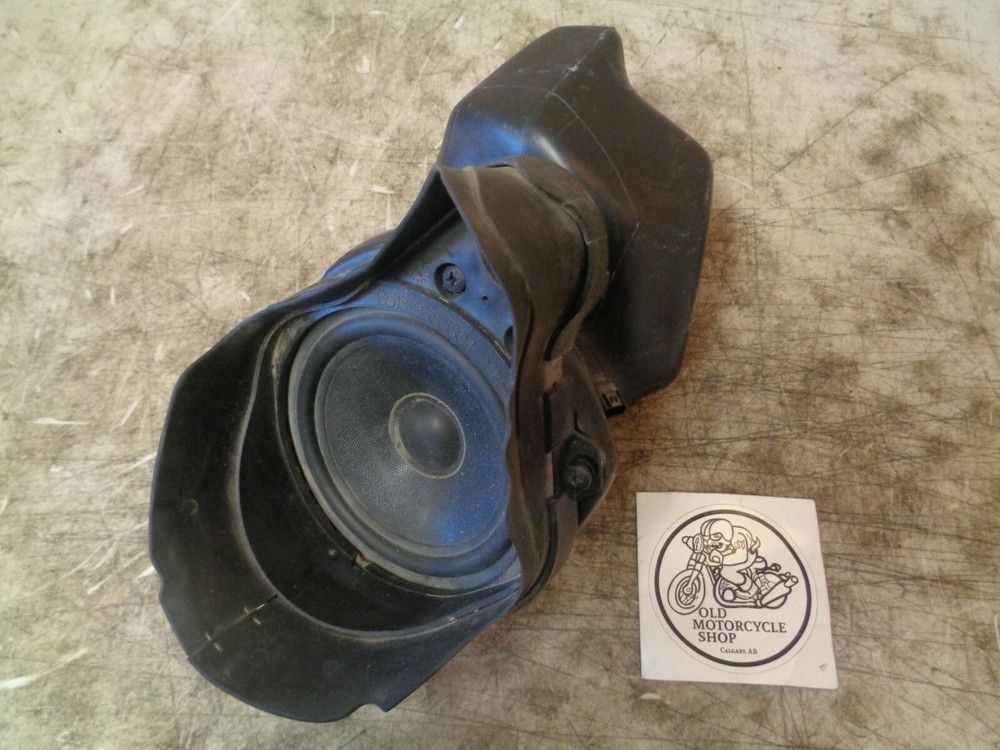 2006 BMW K1200LT FRONT RIGHT SPEAKER AND BOX OEM