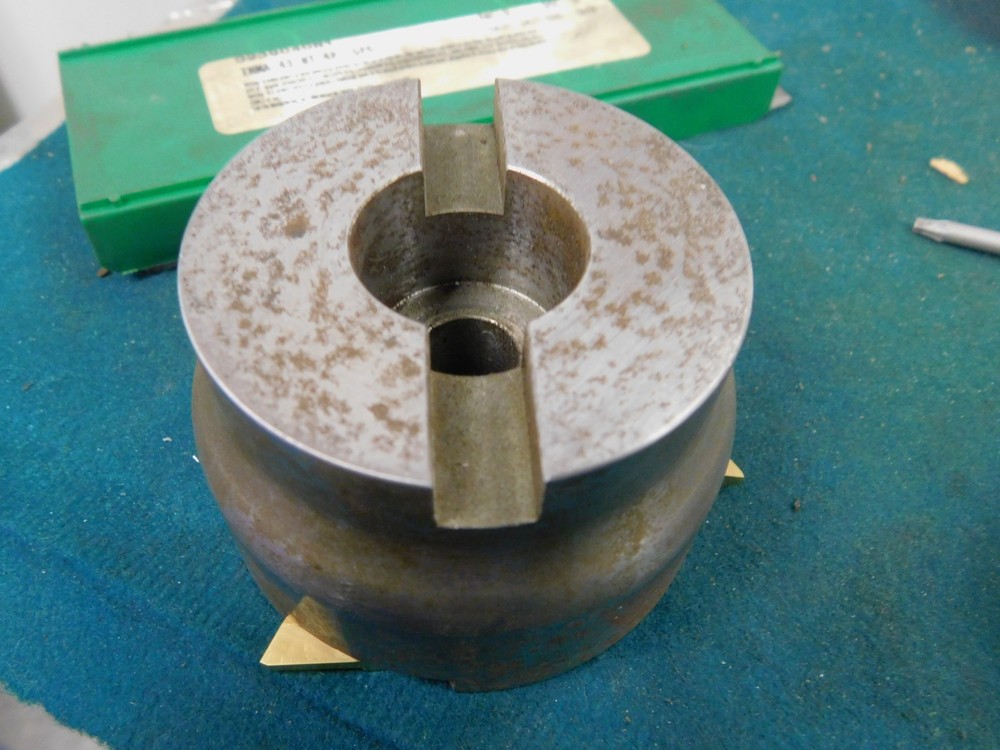 2.75" Diameter Thread or Grooving Head 1.0" Arbor Mount Hole with New Inserts
