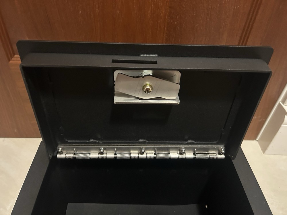 Locker Down Console Safe Model LD2040. 2014-2018 Chevy Silverado