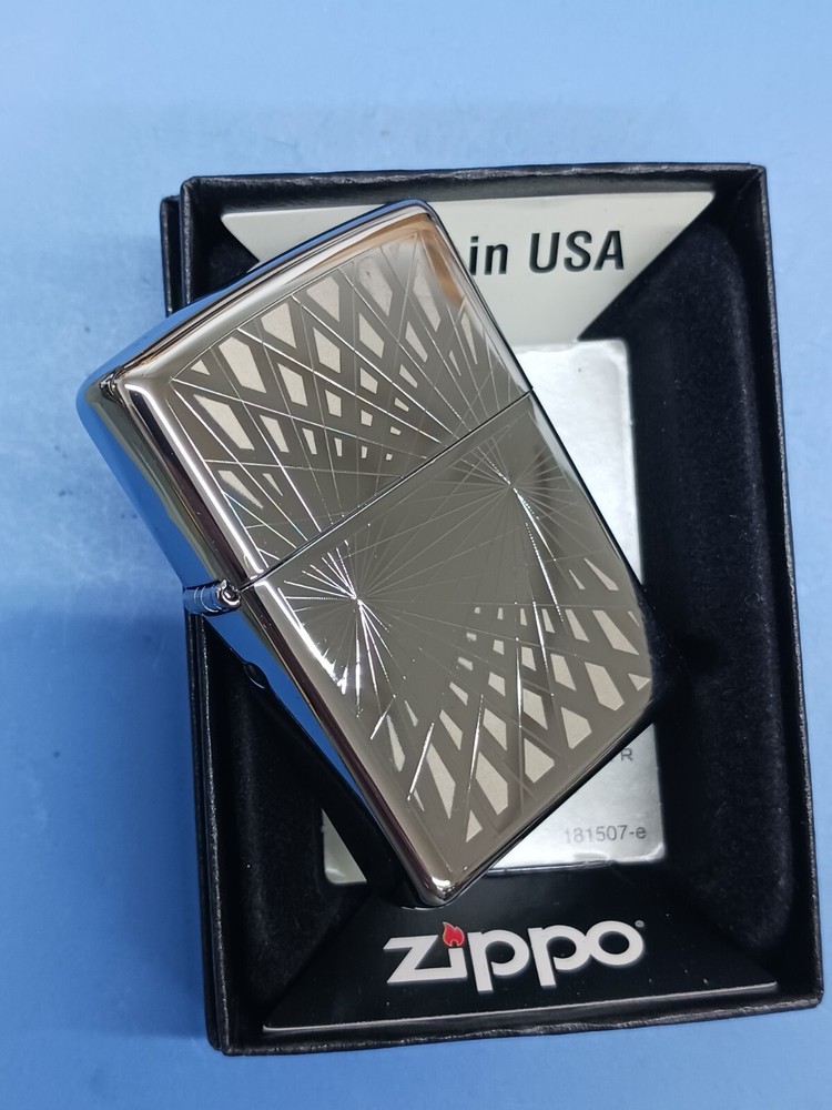 Zippo Webbed Radiance High Polish Chrome 24903
