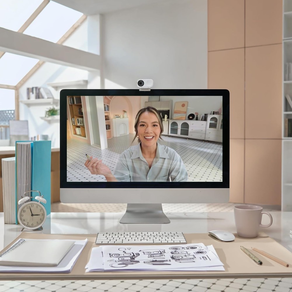 Insta360 Link 2C 4K AI Webcam, Standard Bundle, Graphite White