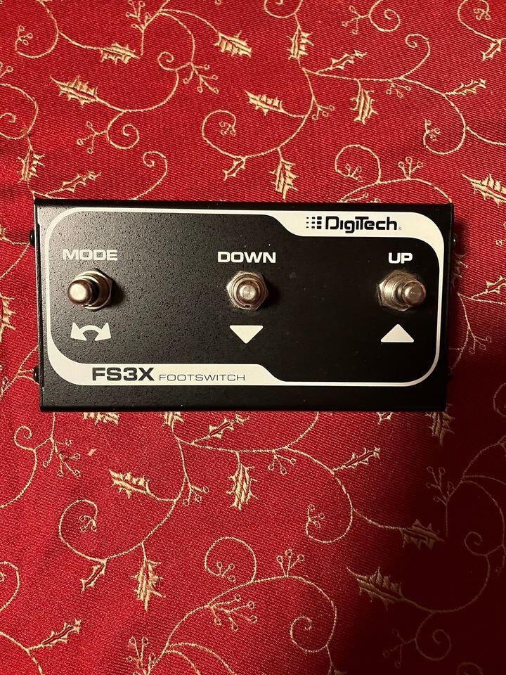 Digitech JamMan Solo XT Looper and FS3X Footswitch Bundle