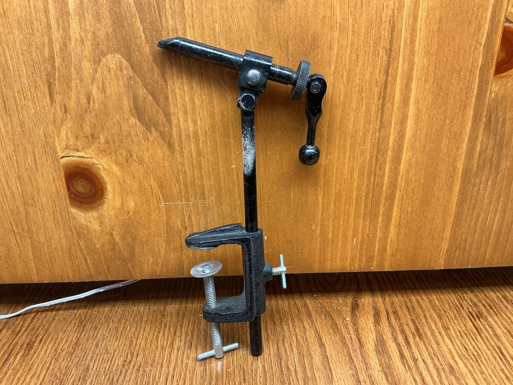 Sunrise fly vise