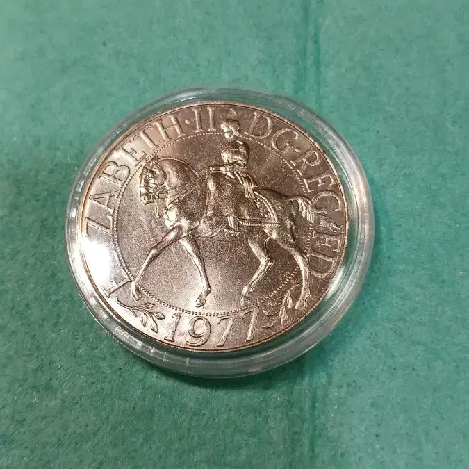 Silver Crown Commemorative Coin Official