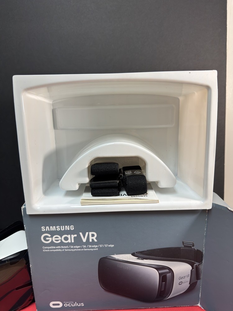 Samsung Gear VR Powered by Oculus - New, Open Box
