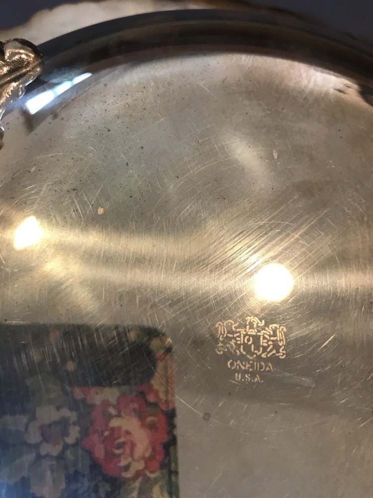 Vintage Silver Oneida 2 Quart Lidded Footed Casserole