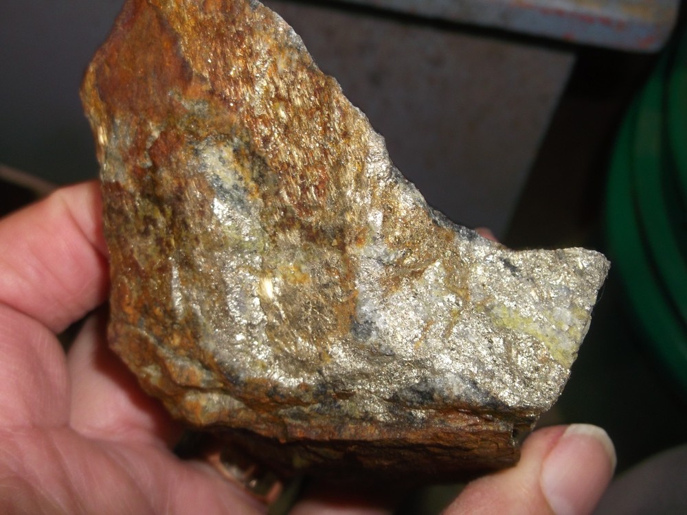 Gold, silver, copper, 487 grams samples ,ore high grade .
