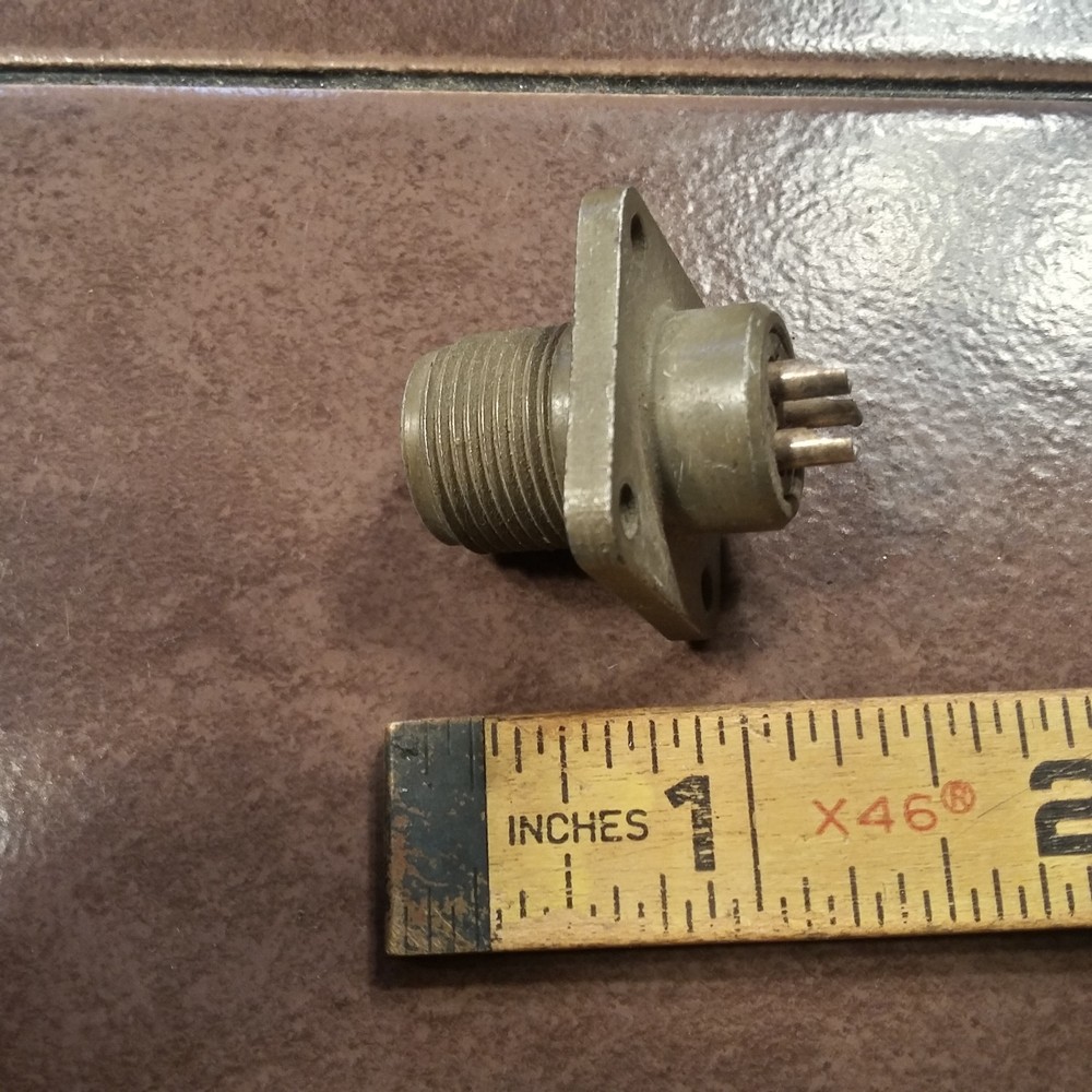 Amphenol CA3102R10SL-3S Connector