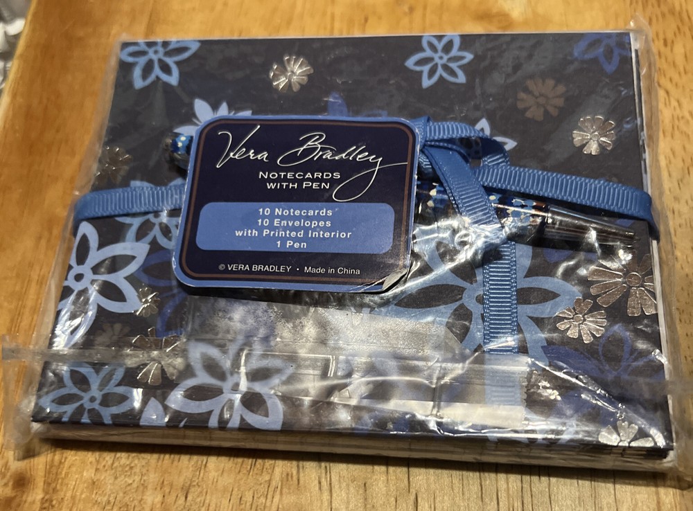 NWT Vera Bradley Notecards With Pen in Java Floral