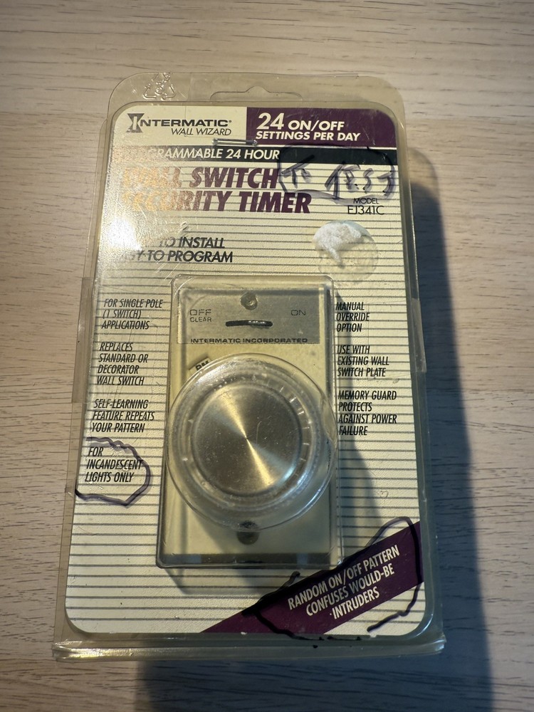 Intermatic Wall Switch Security Timer EJ343C 120V 3-Way 24hr Programmable New