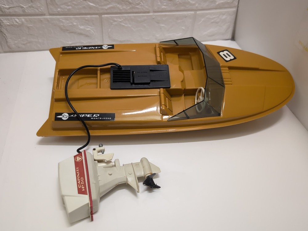 Monteleone 656 Piper Outboard
