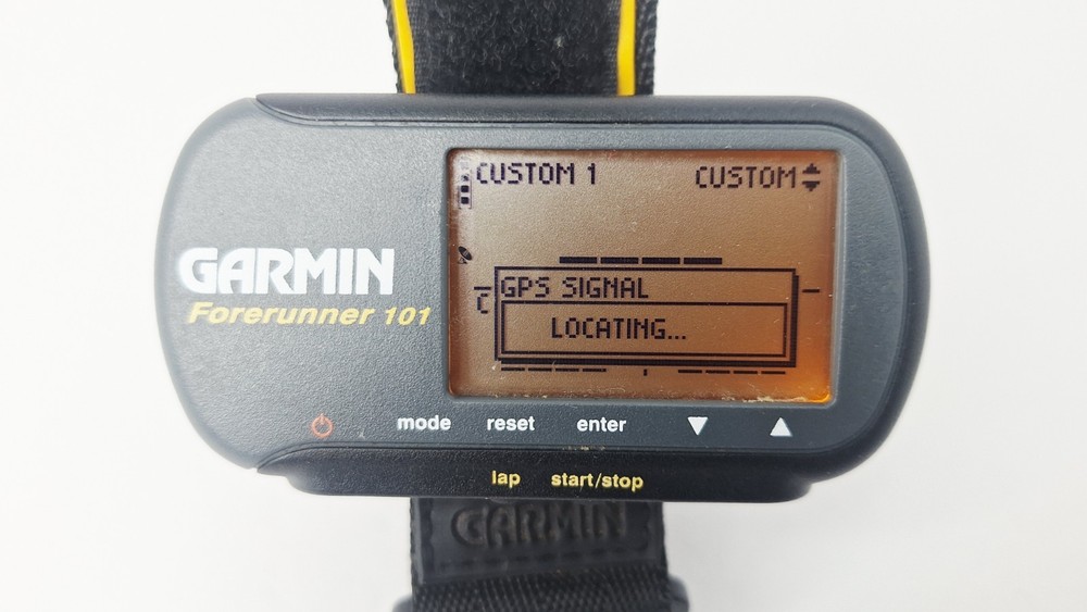 Garmin Forerunner 101 Waterproof GPS Location Distance Trainer