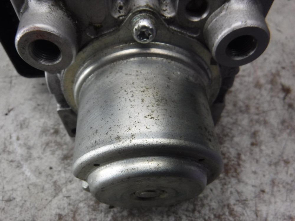 13 Triumph Thunderbird ABS Pump Module Modulator 446
