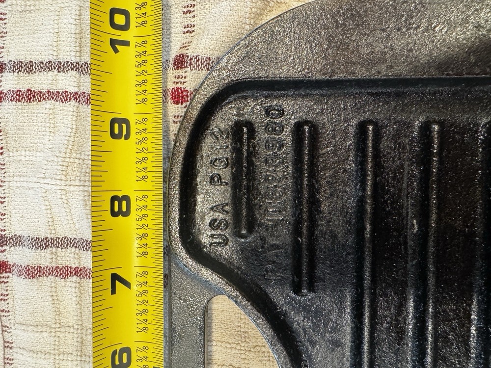 LODGE ProGrid 20 Cast Iron Reverse Griddle