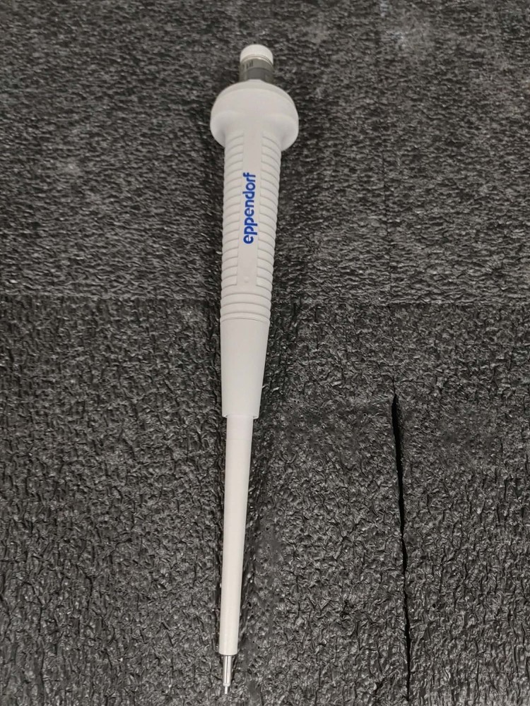 Eppendorf 0.5-10µL Reference Adjustable Volume Single Channel Pipette