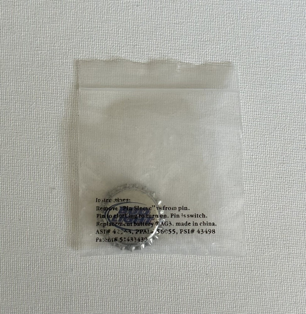 BUD LIGHT BEER FLASHING BOTTLE CAP PIN