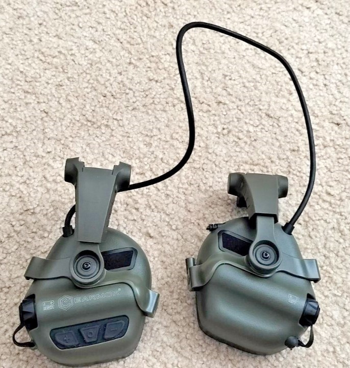 EARMOR Tactical Communication Headset **TESTED READ DESC**