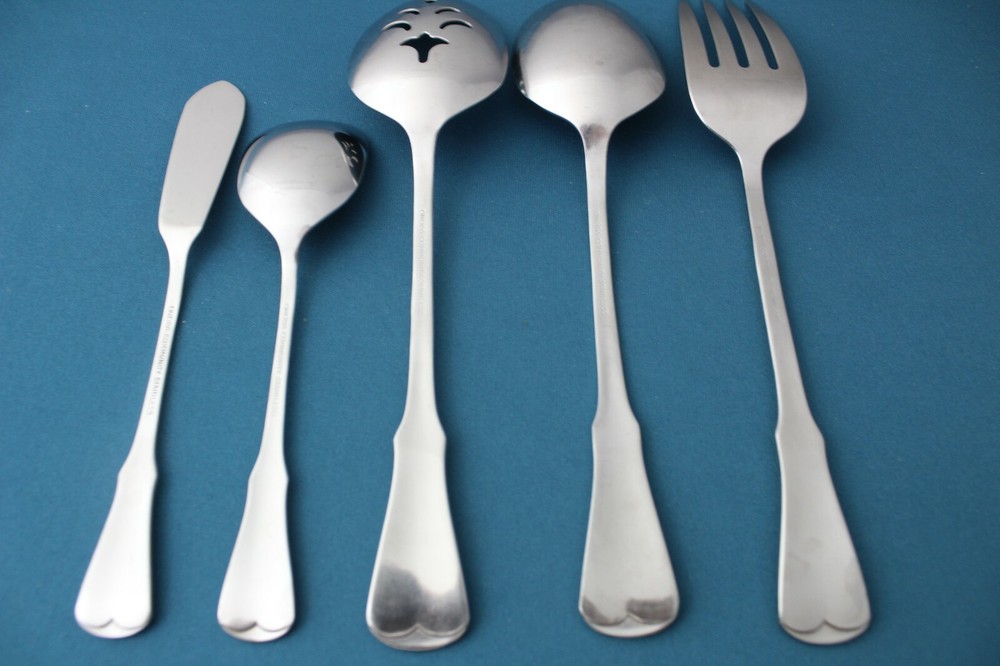 Oneida PATRICK HENRY Serving (5pc Set) Fork Tablespoon Pierced Sugar Community