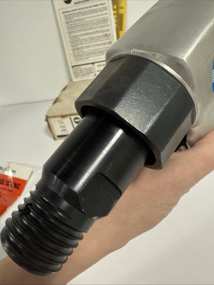 Master Power Air Hammer Chisel Pneumatic Tool W Black & Decker Spring & Box