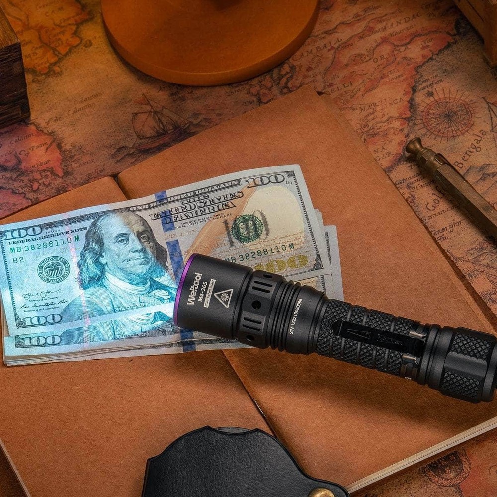 Weltool M4-365 UV flashlight