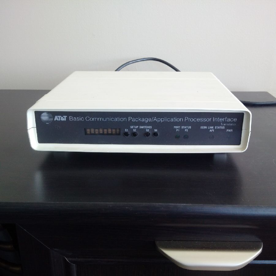 Lucent Basic Communication Package/Application Processor Interface ED5D709-30 G3