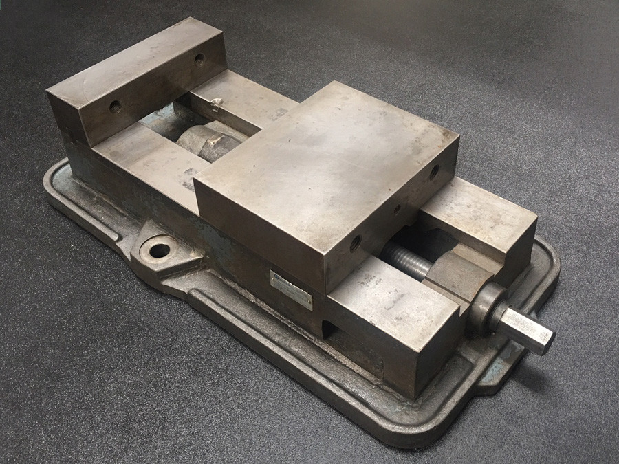 YUASA 8" ACCU-LOCK Machine Tool Milling Vise 550-604 + Handle