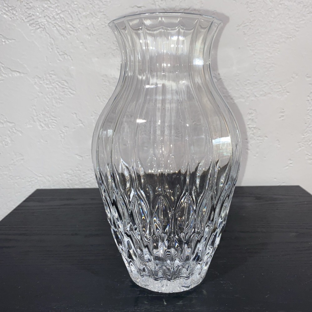 Bretagne 9.5" Heavy Crystal Vase Feather Point Pattern