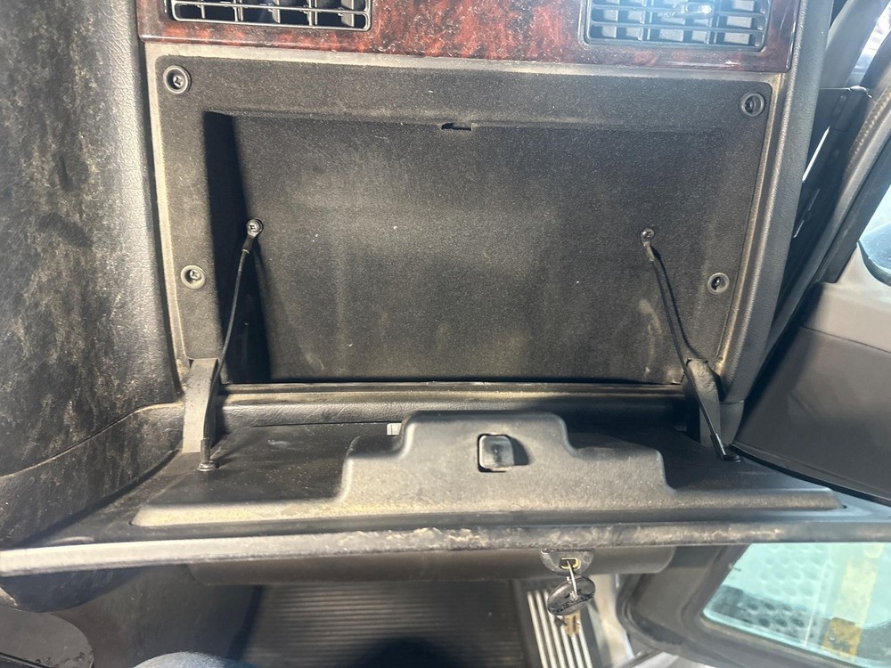 2008-2017 Kenworth T660 GLOVE BOX Dash Panel - Used