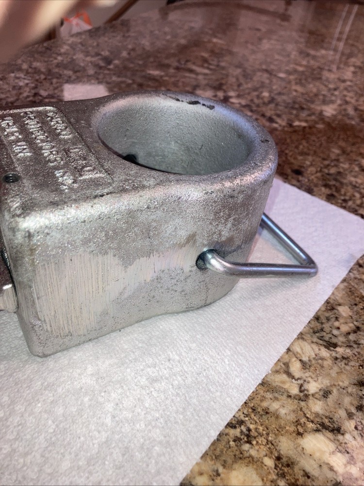 semi trailer king pin lock