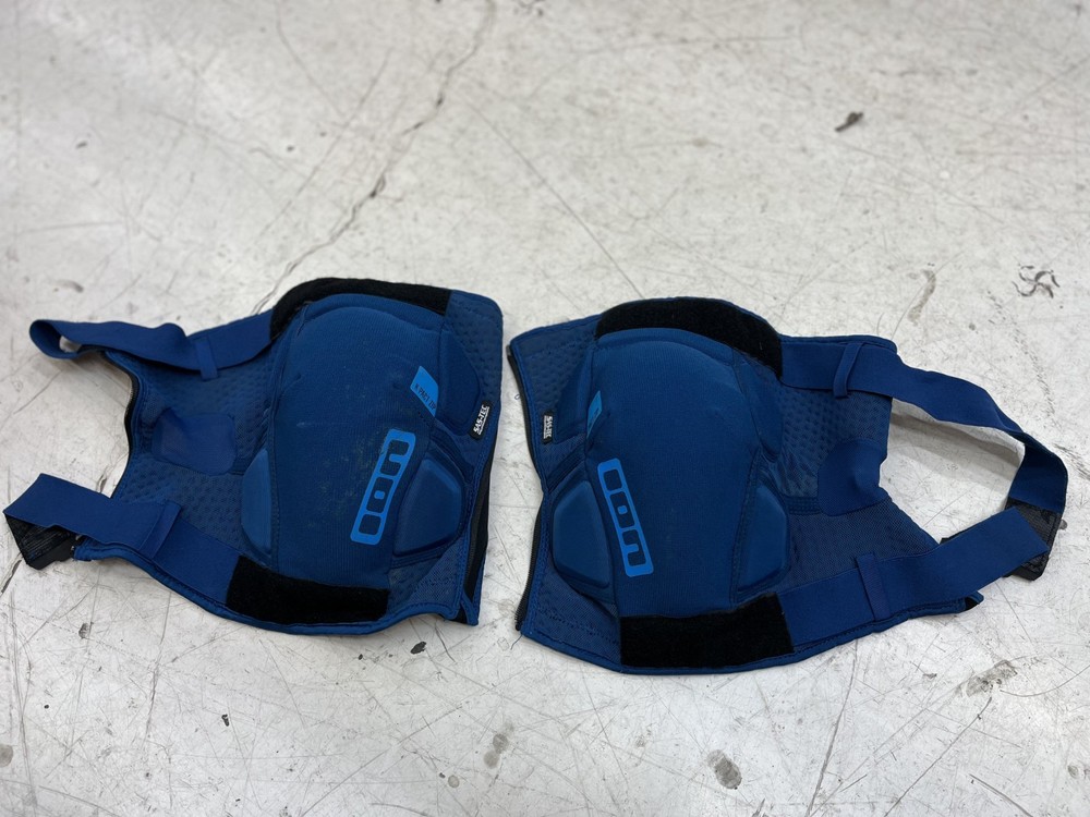 Ion K-Pact Zip Knee Guards size MED