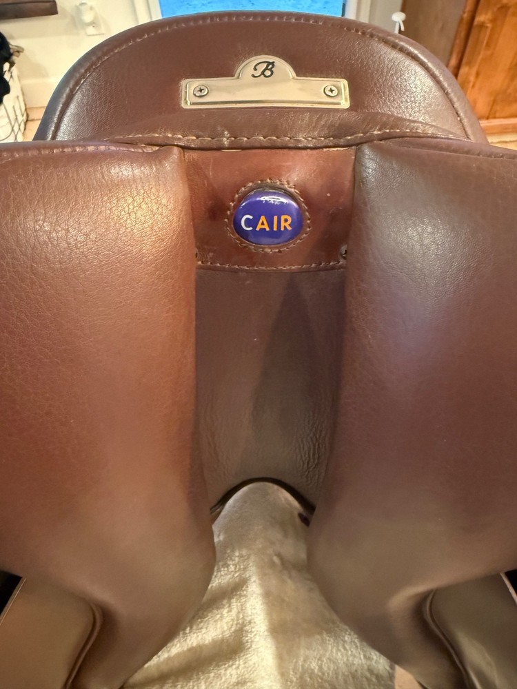 Bates elevation jumping saddle