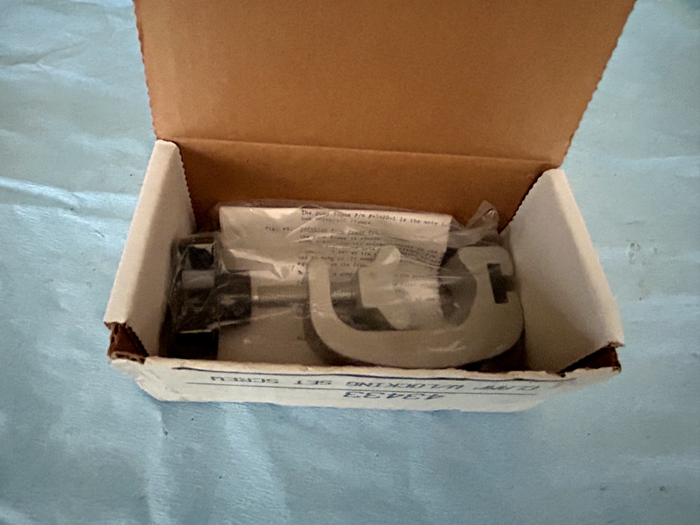 Brewer Universal Clamp with Set Screw 43433