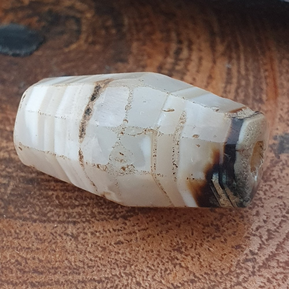 Old Suliemani Agate Amulet Striped Natural Pattern