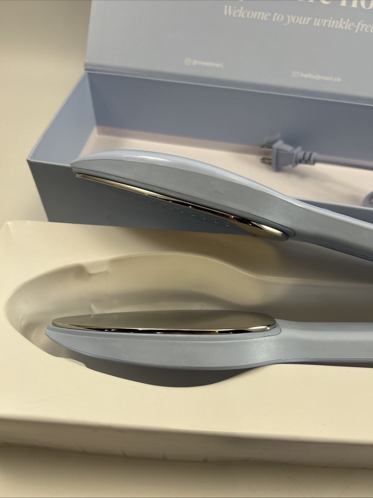 NORI Press Steam Iron Light Blue