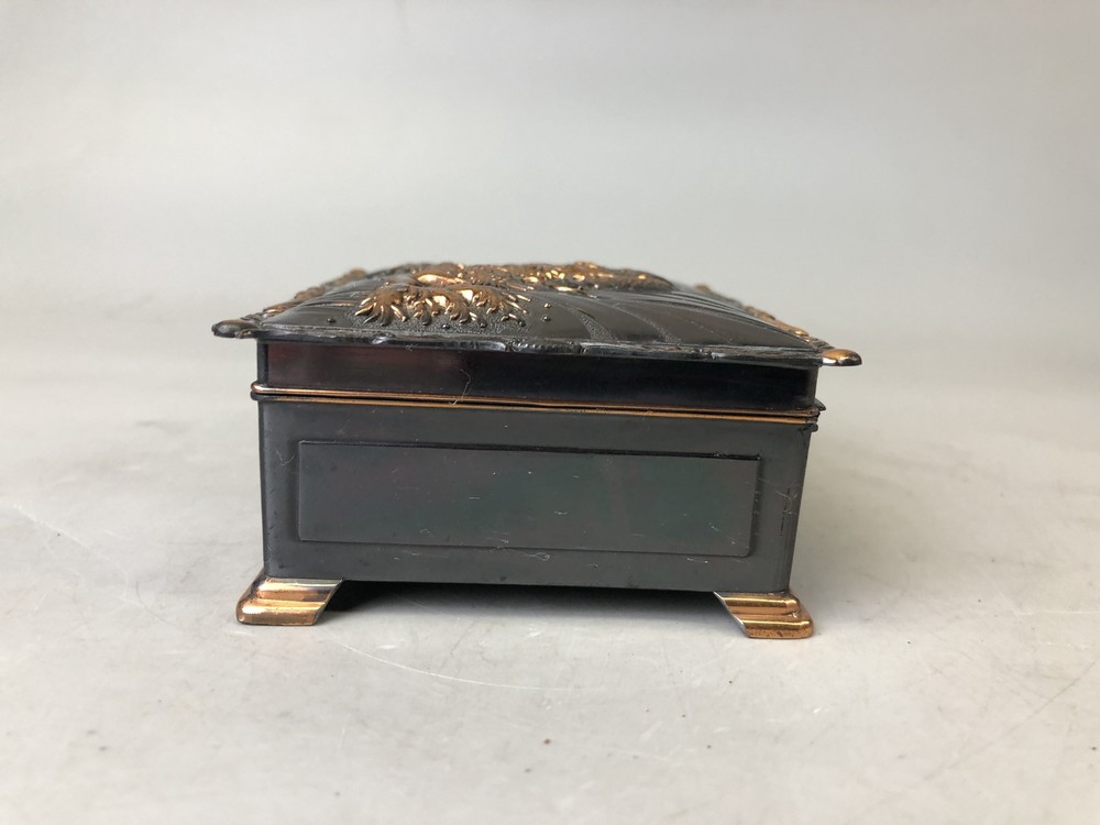 Y7593 BOX copper accessory case embossed Dragon Japan antique small container