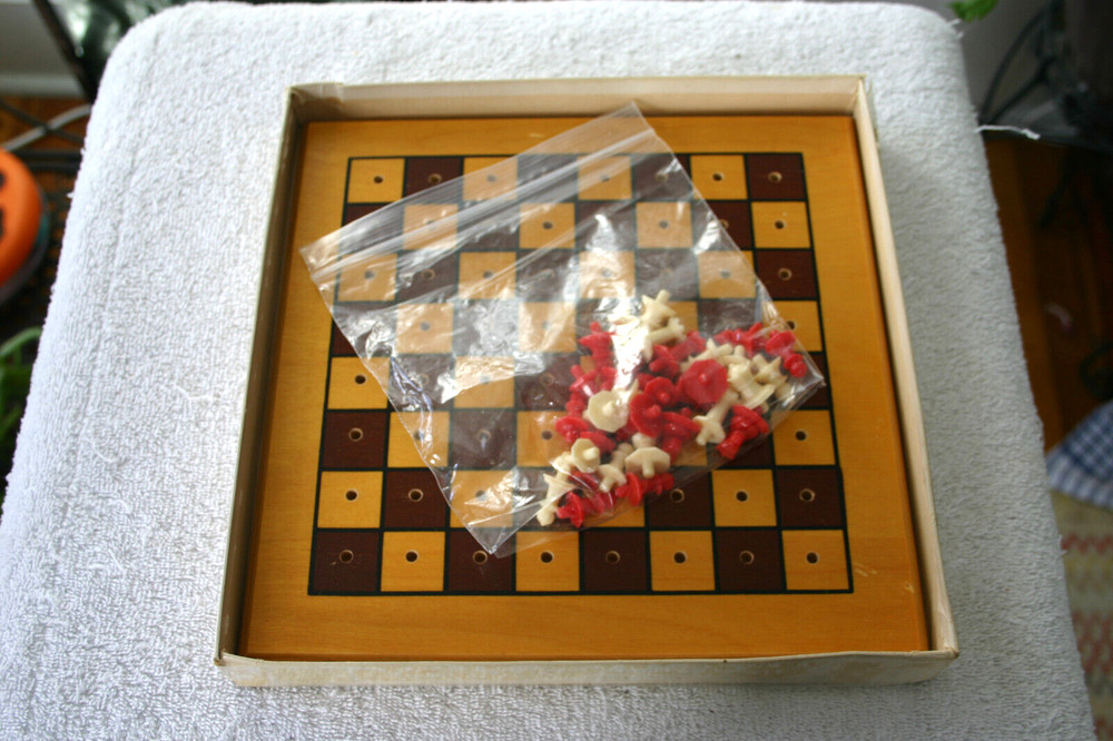 Druekes No. 904 The Peg Master Chess Set Vintage Missing 2 Pc.