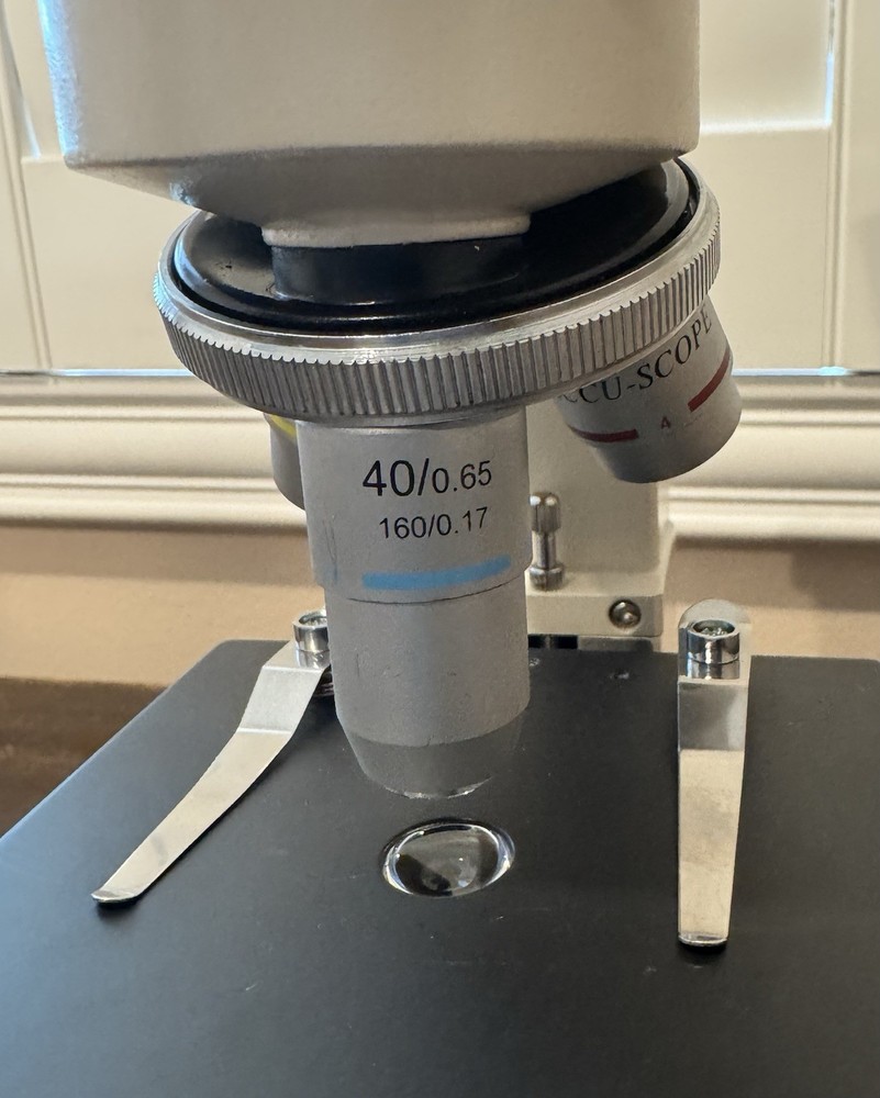 Accu Scope 3088-F Microscope