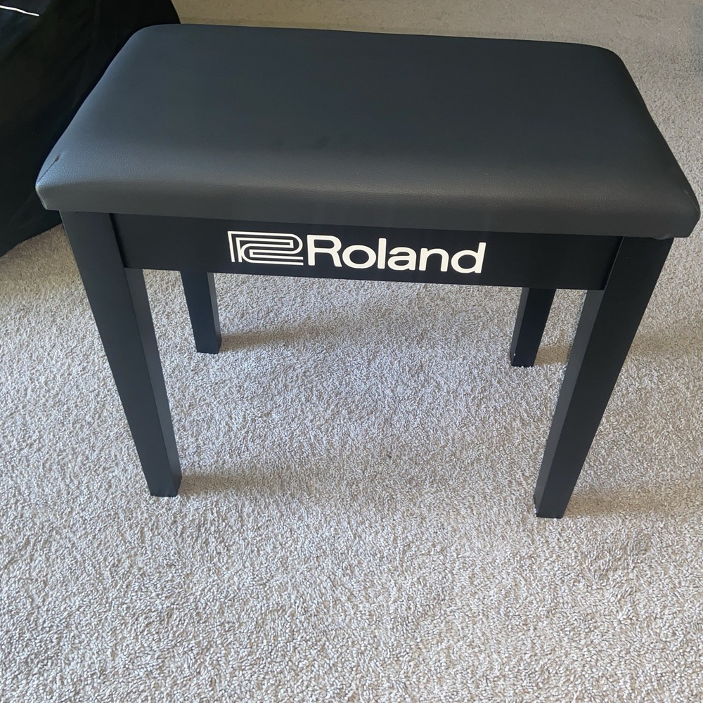 Roland PB1-BK Piano Bench w/Storage Compartment