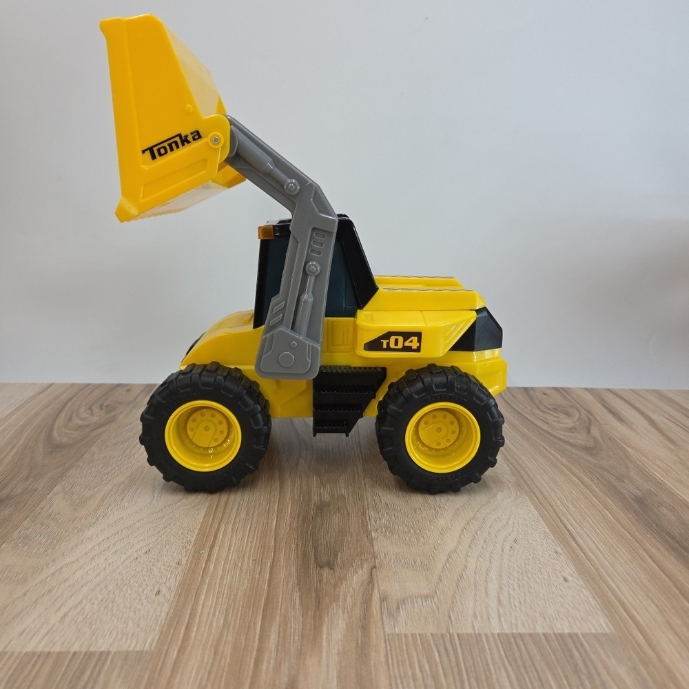 Tonka T04 Construction Front End Loader Excavator 2018 Hasbro Engine Start Sound