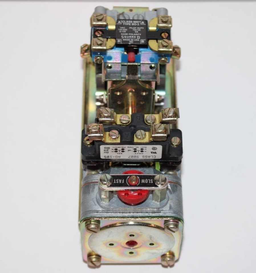 New Square D 9050-B0-2E Pneumatic Timer