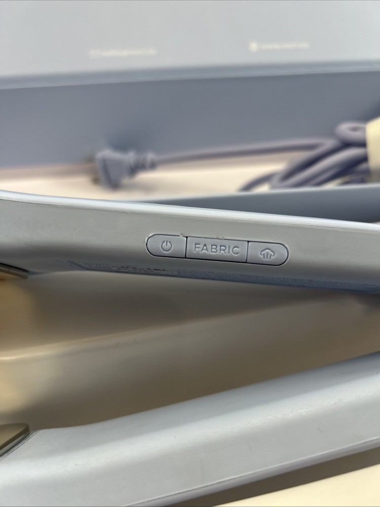 NORI Press Steam Iron Light Blue