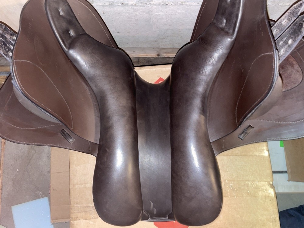Schleese Element Jump Saddle 17