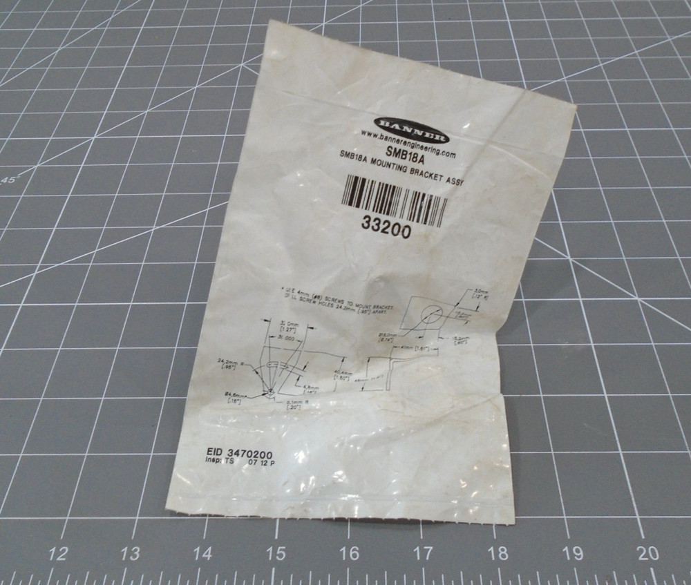 NEW Banner Engineering SMB18A Right Angle Sensor Mounting Bracket 33200