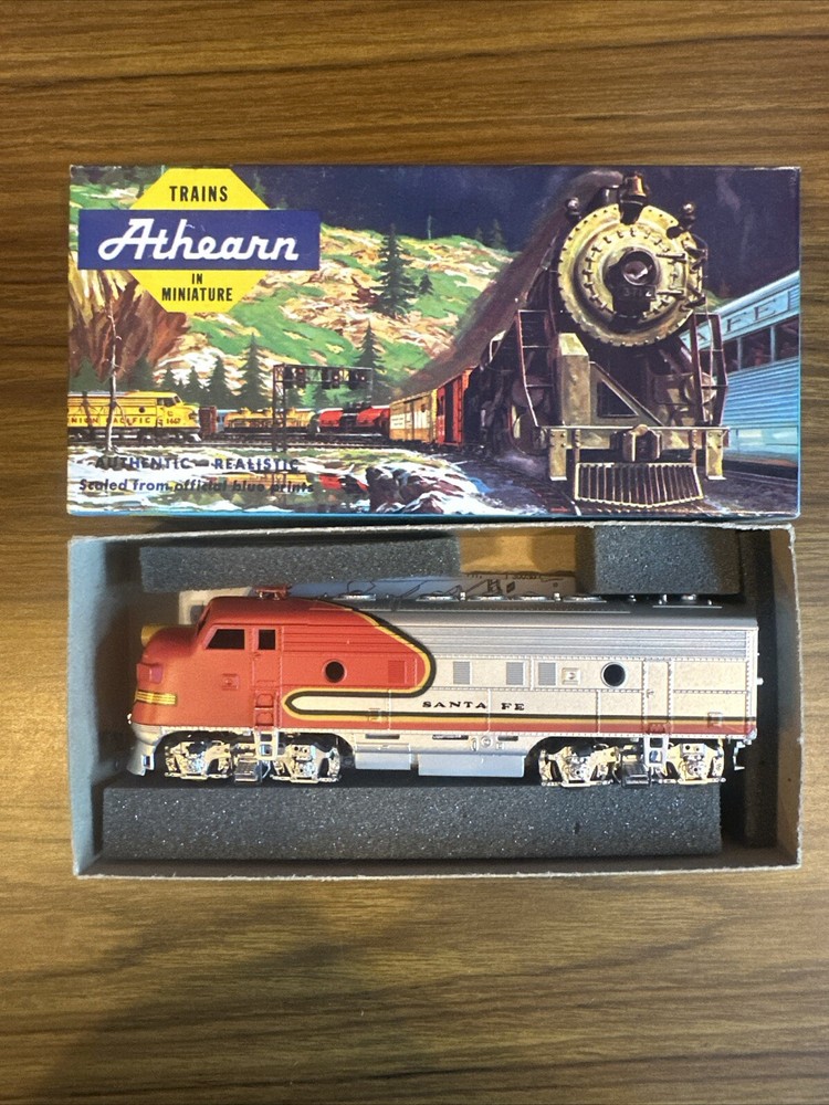 Athearn Santa Fe Trail Engine