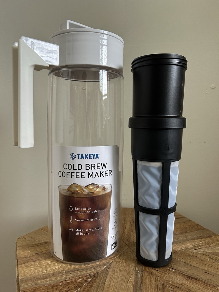 Takeya Cold Brew Coffee Maker 2 Quart White Pitcher Removable Filter Airtight