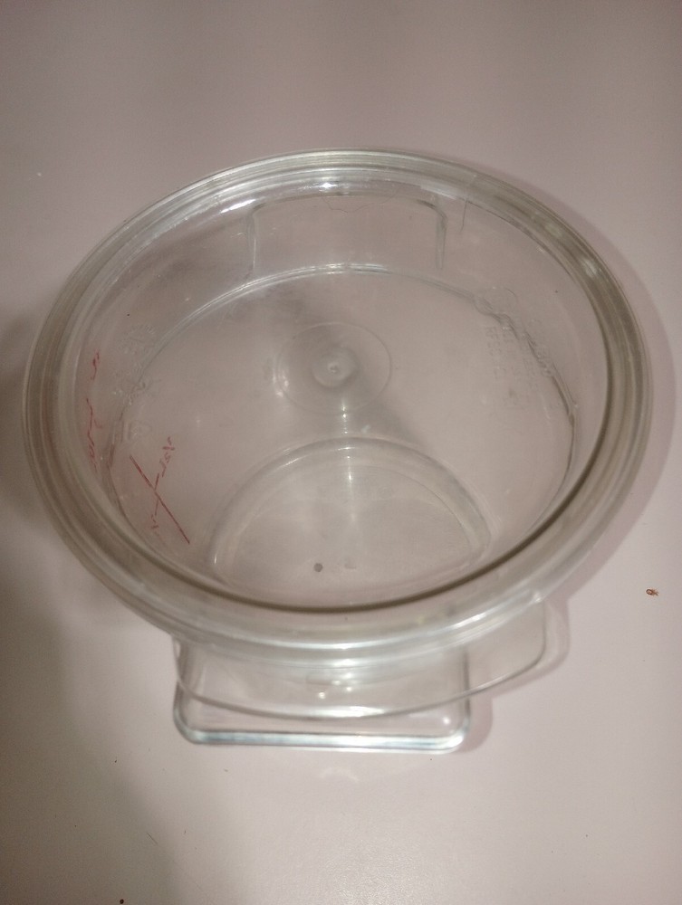 Cambro 1 Qt. Storage Container With Lid